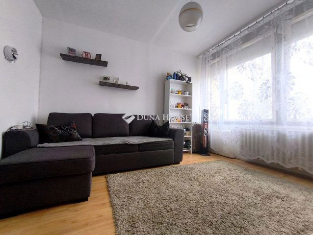Eladó panellakás, Dombóváron 31.9 M Ft, 2 szobás