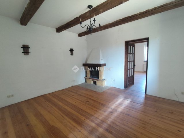 Eladó családi ház, Zsámbékon 79.9 M Ft, 2 szobás