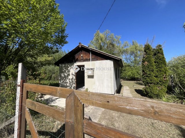 Eladó nyaraló, Ráckevén 11.99 M Ft, 3 szobás