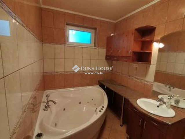 Eladó családi ház, Alsónémediben 104.9 M Ft, 3 szobás