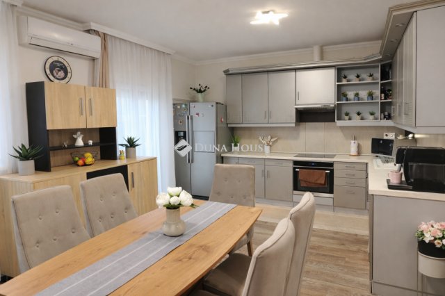 Eladó családi ház, Hajdúsámsonon 118 M Ft, 4 szobás