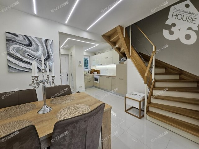 Eladó panellakás, Kecskeméten 92.99 M Ft, 3 szobás