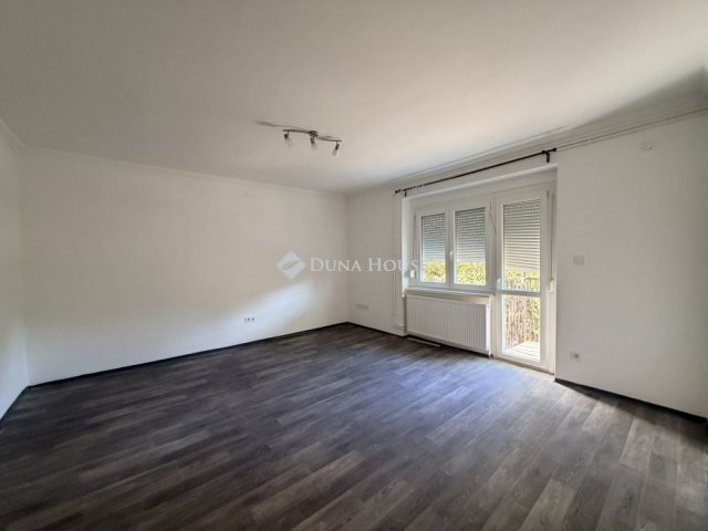 Kiadó téglalakás, albérlet, Oroszlányban 125 E Ft / hó