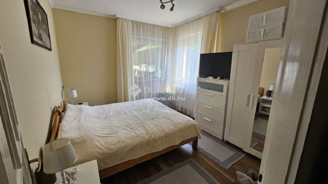 Eladó családi ház, Budapesten, XVIII. kerületben 289.9 M Ft