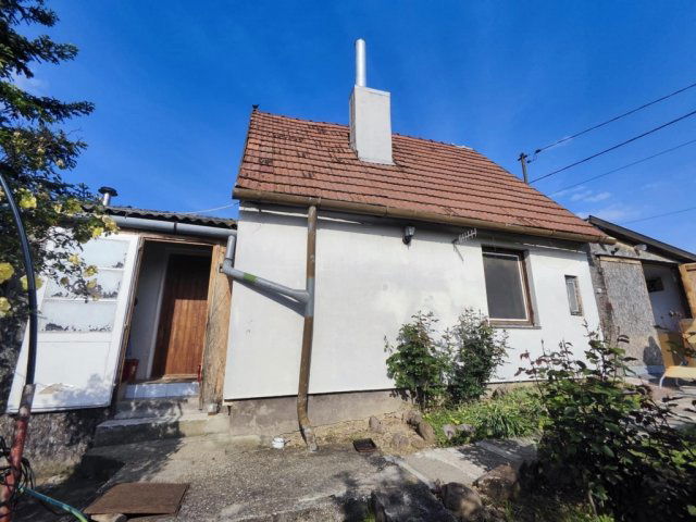 Eladó családi ház, Pécsett 19.9 M Ft, 2 szobás