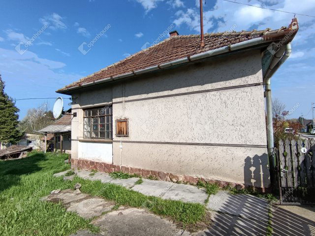 Eladó családi ház, Segesden 16.2 M Ft, 3 szobás