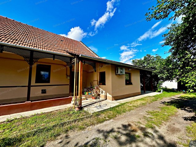 Eladó családi ház, Békésen 32 M Ft, 2 szobás