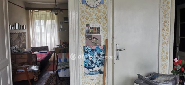 Eladó családi ház, Tiszaföldváron 6.9 M Ft, 3 szobás