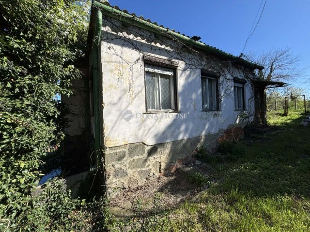 Eladó családi ház, Sárváron 17.5 M Ft, 1 szobás