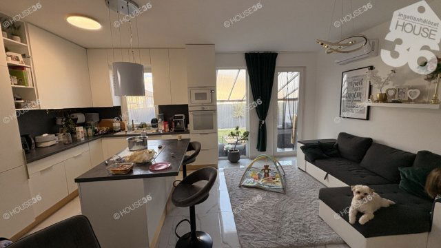 Eladó családi ház, Kecskeméten 98 M Ft, 5 szobás