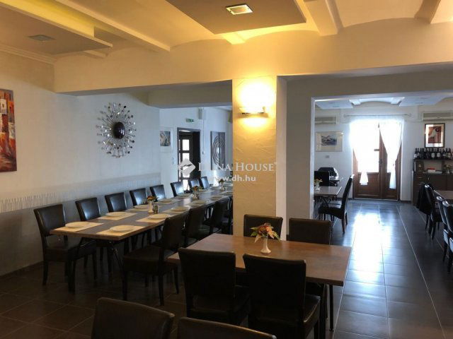 Eladó hotel, Tolnán 590 M Ft, 32 szobás / költözzbe.hu