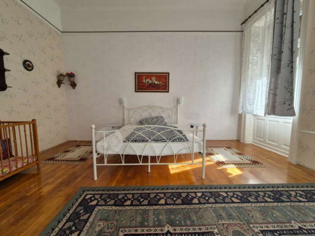 Kiadó téglalakás, albérlet, VII. kerületben, Rákóczi úton