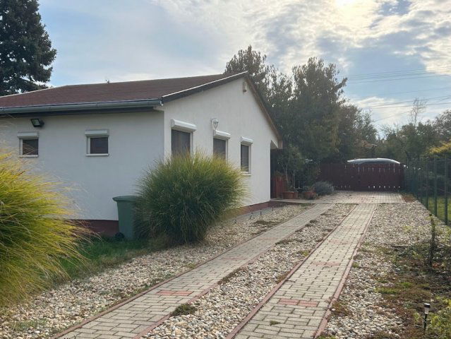 Eladó családi ház, Velencén 52.9 M Ft, 2+2 szobás