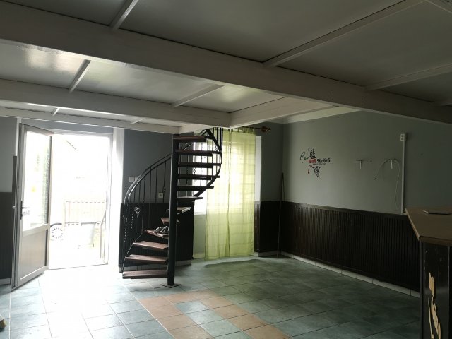 Eladó téglalakás, Nagyesztergáron 25 M Ft, 2 szobás