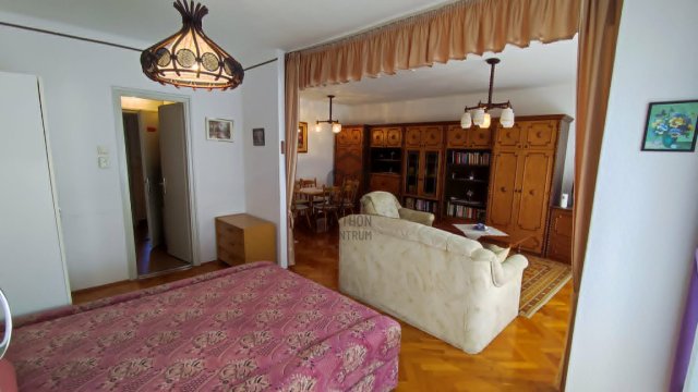 Eladó téglalakás, Balatonföldváron 59.9 M Ft, 3 szobás