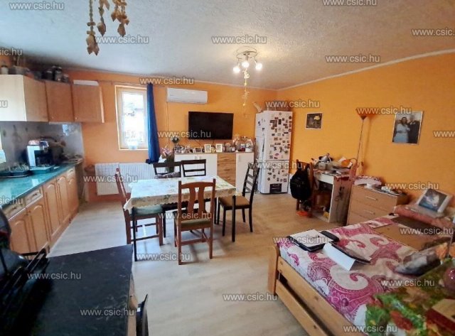 Eladó családi ház, Budapesten, IV. kerületben 199.99 M Ft