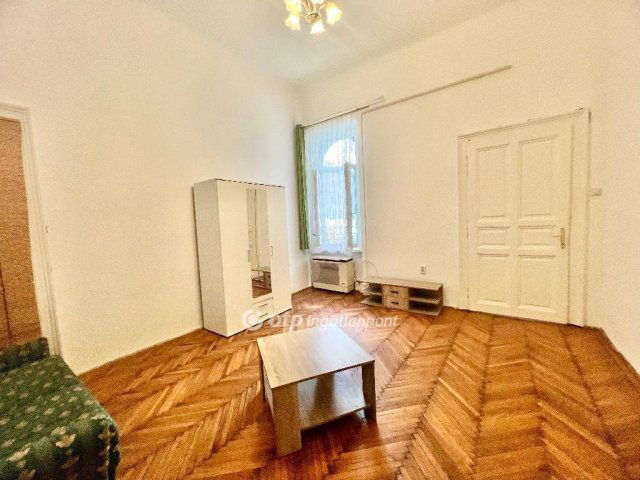 Eladó téglalakás, Budapesten, V. kerületben 85.5 M Ft, 2 szobás