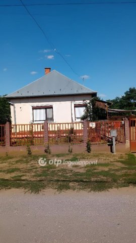 Eladó családi ház, Kállósemjénen 18.5 M Ft, 2 szobás