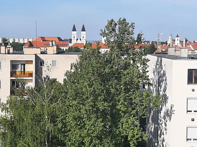 Eladó téglalakás, Veszprémben 39 M Ft, 2 szobás