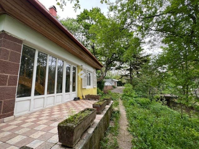Eladó családi ház, Balatonalmádiban 74.9 M Ft, 4 szobás