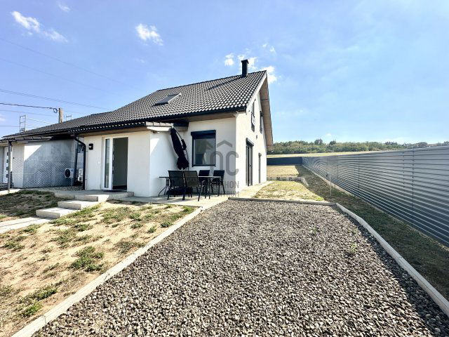 Eladó ikerház, Vácdukán 94.9 M Ft, 6 szobás