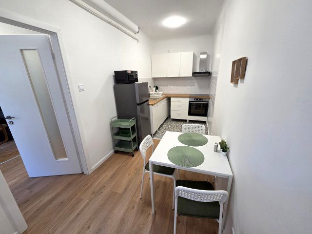 Kiadó téglalakás, albérlet, VII. kerületben, Hársfa utcában