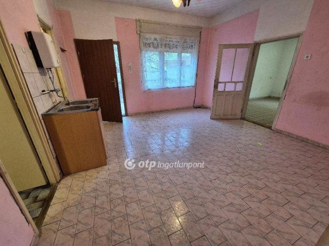 Eladó családi ház, Kiskunmajsán 27.9 M Ft, 3 szobás