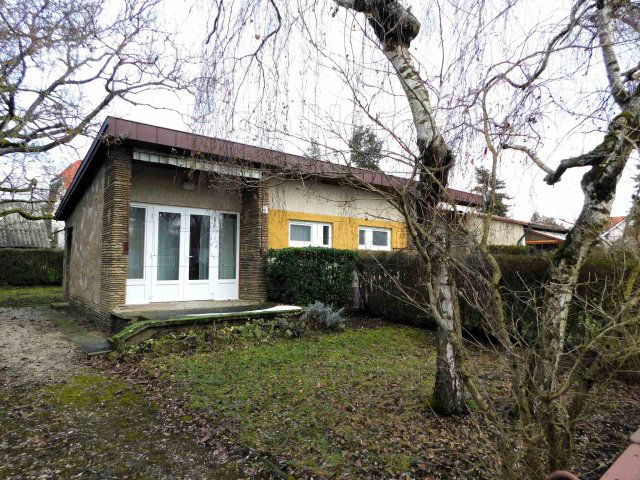 Eladó nyaraló, Vonyarcvashegyen 46 M Ft, 2+2 szobás