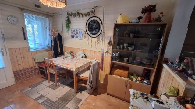 Eladó családi ház, Sárbogárdon 20.99 M Ft, 3 szobás
