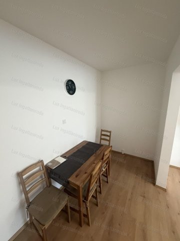 Kiadó panellakás, albérlet, Tatabányán 150 E Ft / hó, 2 szobás