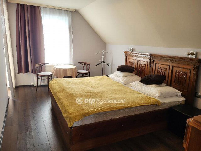 Eladó családi ház, Balatonszárszón 199 M Ft, 6 szobás