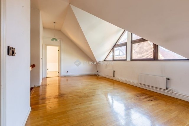Eladó ikerház, Budapesten, II. kerületben 299 M Ft, 6 szobás