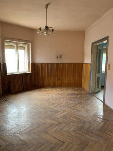 Eladó ikerház, Komáromban 24.7 M Ft, 2 szobás