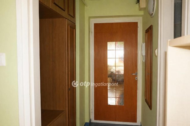Eladó téglalakás, Gyöngyösön 32.2 M Ft, 1+1 szobás