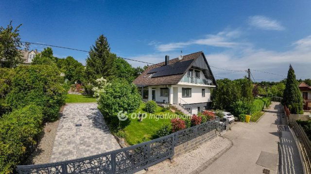 Eladó családi ház, Balatonszepezden 299 M Ft, 6 szobás