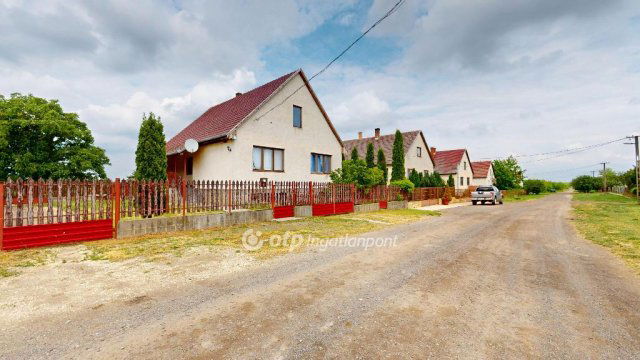 Eladó családi ház, Tiszaeszláron 14.5 M Ft, 2+1 szobás