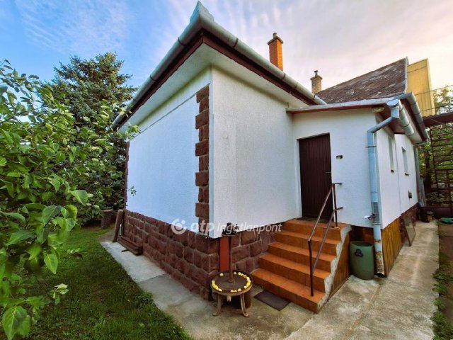Eladó családi ház, Alsóörsön 129 M Ft, 3 szobás