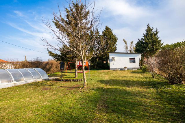 Eladó családi ház, Sümegen 74.99 M Ft, 7+2 szobás