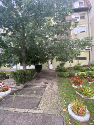 Eladó panellakás, Tatán 52 M Ft, 2 szobás / költözzbe.hu