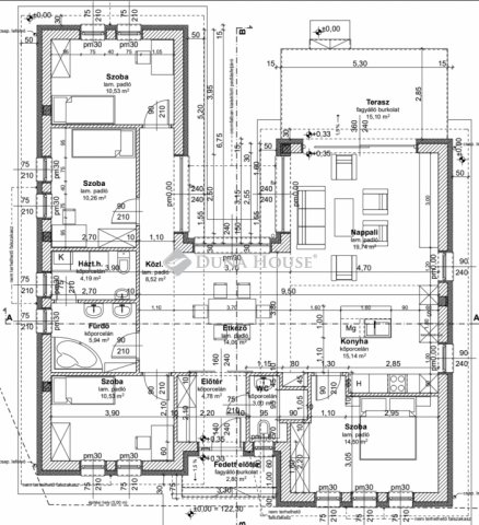 Eladó családi ház, Cegléden 104.9 M Ft, 5 szobás