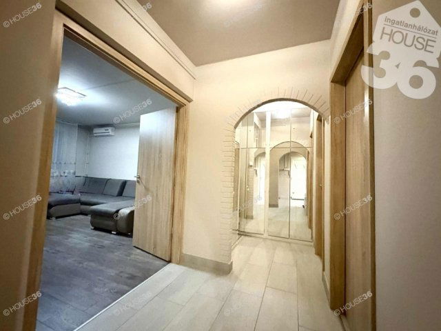 Eladó panellakás, Kecskeméten 56.5 M Ft, 4 szobás