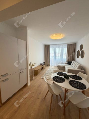 Eladó panellakás, Győrött 64.99 M Ft, 3 szobás