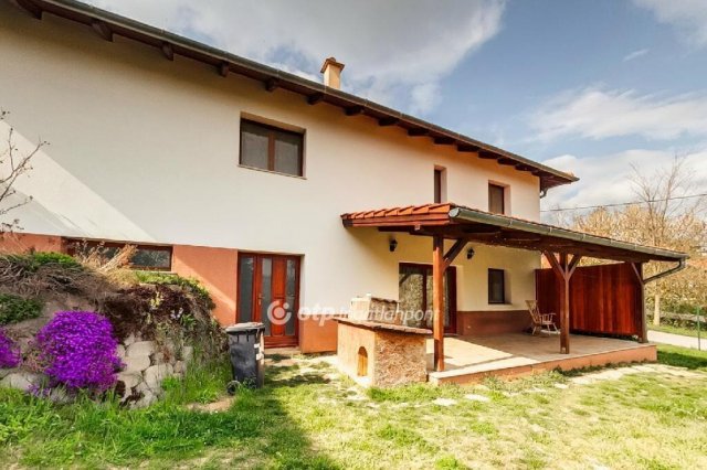 Eladó családi ház, Tinnyén 125 M Ft, 4 szobás