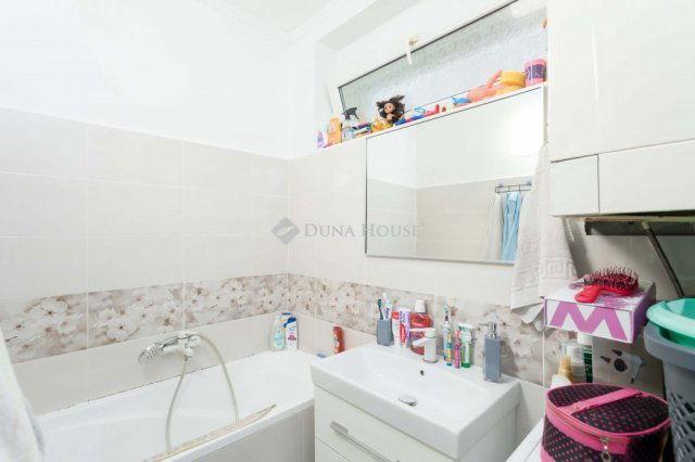 Eladó téglalakás, Mosonmagyaróváron 46.9 M Ft, 2 szobás