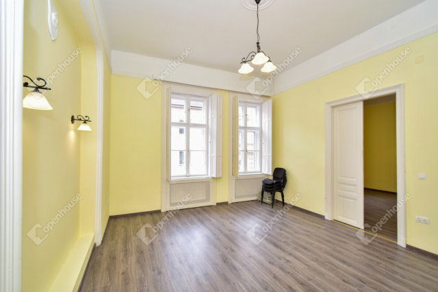 Kiadó iroda, Szegeden 250 E Ft / hó, 3 szobás