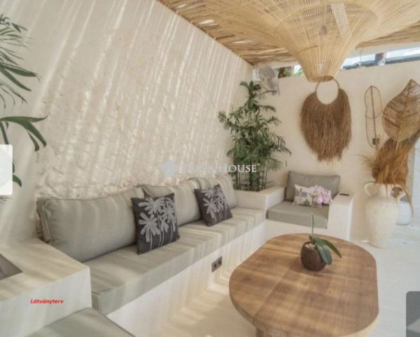 Eladó nyaraló, Esztergomban, Dunaköz utcában 59.9 M Ft, 2 szobás