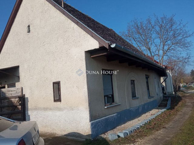Eladó mezogazdasagi ingatlan, Etyeken 32 M Ft, 1 szobás