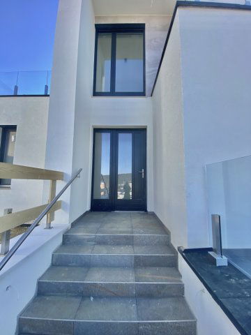 Eladó családi ház, Budapesten, III. kerületben 399.99 M Ft