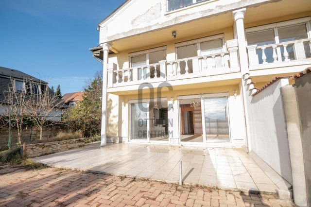 Eladó ikerház, Budapesten, II. kerületben, Bercsényi utcában