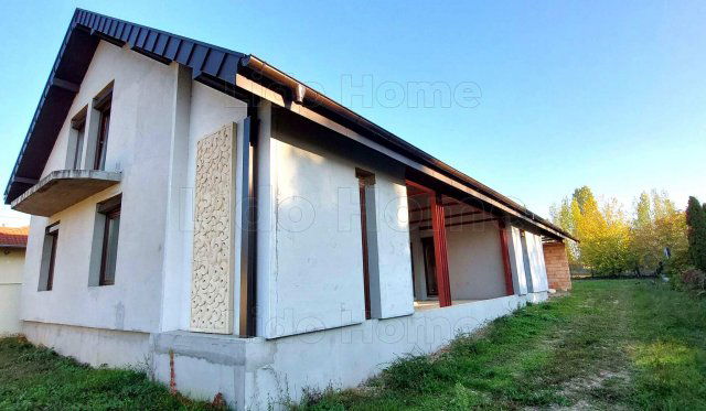 Eladó családi ház, Balatonszárszón 88.49 M Ft